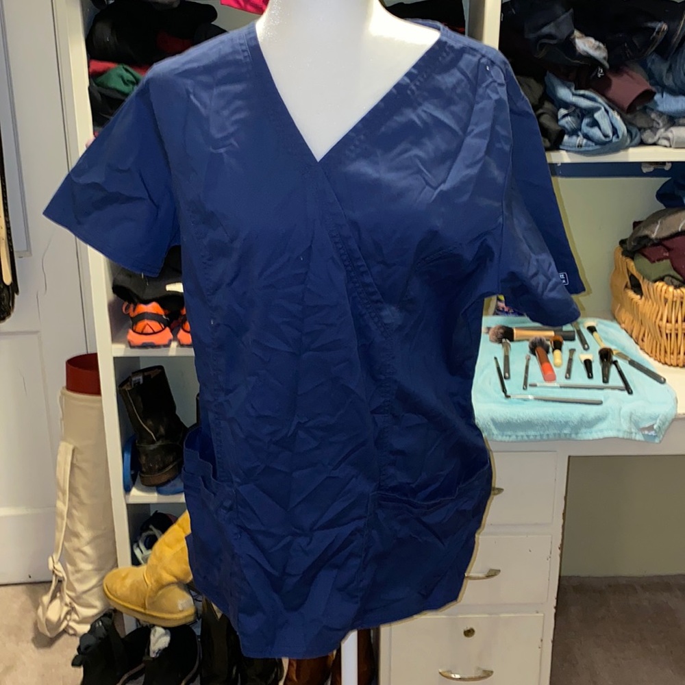 Scrubs top